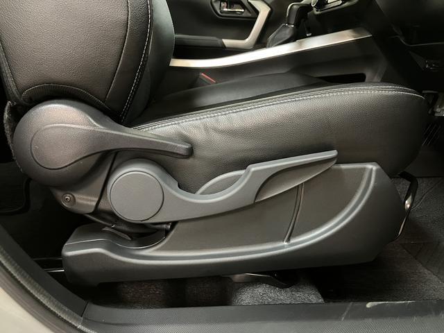 ロッキープレミアムＧ　ＨＥＶ　純正ナビ／バックカメラ／ＥＴＣ走行３，１ｋｍ／純正ナビ／バックカメラ／ＥＴＣ／バックカメラ／クルーズコントロール／シートヒーター（前席）／ＵＳＢ端子／キーフリーシステム／ＬＥＤヘッドライト・フォグランプ／アルミホイール／（大阪府）の中古車