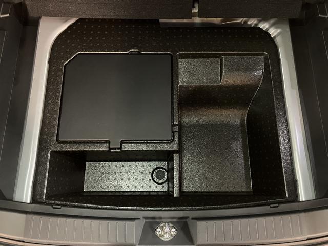 ロッキープレミアムＧ　ＨＥＶ　純正ナビ／バックカメラ／ＥＴＣ走行３，１ｋｍ／純正ナビ／バックカメラ／ＥＴＣ／バックカメラ／クルーズコントロール／シートヒーター（前席）／ＵＳＢ端子／キーフリーシステム／ＬＥＤヘッドライト・フォグランプ／アルミホイール／（大阪府）の中古車