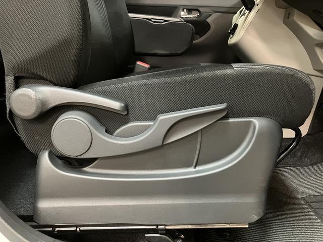 ムーヴＸリミテッドII　ＳＡIII／０．８万ｋｍ／ナビ／Ｂカメラ走行０．８万ｋｍ／ナビゲーション／バックカメラ／ステアリングスイッチ／ＥＴＣ／ドライブレコーダー／運転席シートヒーター／運転席シートリフター／ＬＥＤヘッドライト／オートエアコン／キーフリー（大阪府）の中古車