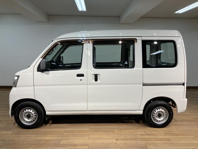 ハイゼットカーゴスペシャル 車検整備渡 純正ナビ ETC 認定中古車車検整備渡 純正ナビ Bluetooth対応 CD/DVD対応 フルセグTV ETC車載器 ラバーマット 認定中古車 1年間走行距離無制限保証 弊社整備点検履歴有 マニュアルエアコン(大阪府)の中古車