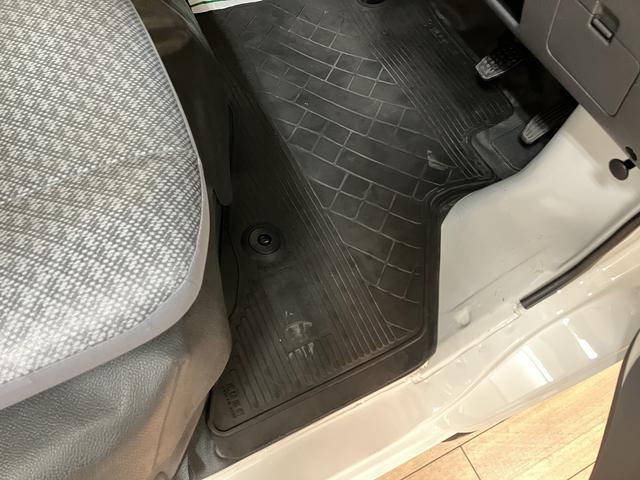 ハイゼットカーゴスペシャル 車検整備渡 純正ナビ ETC 認定中古車車検整備渡 純正ナビ Bluetooth対応 CD/DVD対応 フルセグTV ETC車載器 ラバーマット 認定中古車 1年間走行距離無制限保証 弊社整備点検履歴有 マニュアルエアコン(大阪府)の中古車