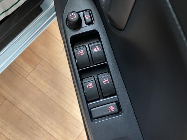 ミライースX SAIII/届出済未使用車/R7年式/走行17km届出済未使用車/新車保証継承/R7年式/走行17km/LEDヘッドライト/電動格納ミラー/クリアランスソナー/キーレスエントリー/CVT車/アイドリングストップ/オートマチックハイビーム/オートライト(大阪府)の中古車