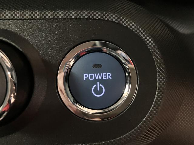 ロッキーX HEV/走行0.1万km/CDチューナー/キーフリー走行0.1万km/1年間走行距離無制限保証/ハイブリッド車/CDチューナー/USBアダプター/電動パーキングブレーキ/LEDヘッドライト/アルミホイール/オートエアコン/キーフリー/(大阪府)の中古車