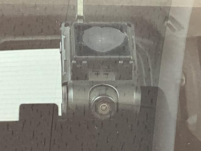 トールカスタムＧ　リミテッド　ＳＡIII／９インチナビ／Ｐモニター１年間走行距離無制限保証／９インチナビ／パノラマモニター／ステアリングスイッチ／ＥＴＣ／ドラレコ／クルコン／前席シートヒーター／両側パワースライドドア／ＬＥＤヘッドライト・フォグ／キーフリー（大阪府）の中古車