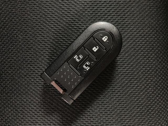 トールカスタムＧ　リミテッド　ＳＡIII／９インチナビ／Ｐモニター１年間走行距離無制限保証／９インチナビ／パノラマモニター／ステアリングスイッチ／ＥＴＣ／ドラレコ／クルコン／前席シートヒーター／両側パワースライドドア／ＬＥＤヘッドライト・フォグ／キーフリー（大阪府）の中古車