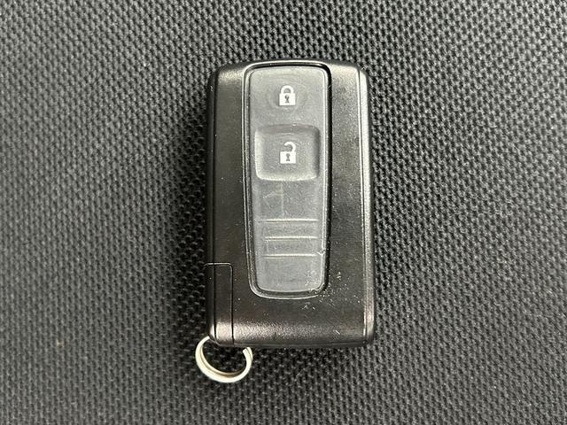 ミラカスタムＸ／１年間走行距離無制限保証／走行４．２万ｋｍ／新品ナビ１年間走行距離無制限保証／走行４．２万ｋｍ／ＣＶＴ車／新品ナビ／ＥＴＣ／電動格納ミラー／オートエアコン／キーフリー（大阪府）の中古車