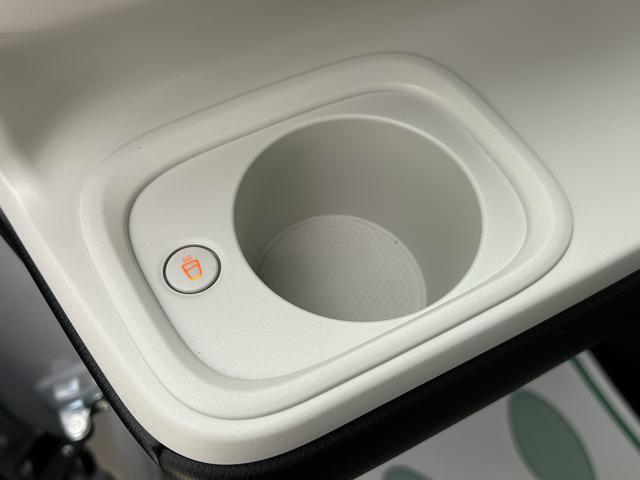 ムーヴキャンバスストライプスＧ／Ｒ７年式／走行０．７万ｋｍ／ナビ／ＰモニターＲ７年式／走行０．７万ｋｍ／ナビゲーション／パノラマモニター／ＥＴＣ／ナビ連動前後ドラレコ／前席シートヒーター／両側パワースライドドア／ＬＥＤヘッドライト・フォグランプ／オートエアコン／キーフリー（大阪府）の中古車