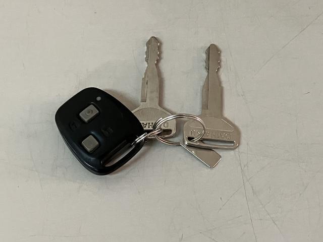 ハイゼットカーゴＤＸ／１年間走行距離無制限保証／ＥＴＣ／キーレスエントリー１年間走行距離無制限保証／４速ＡＴ車／ＡＭ・ＦＭチューナー／ＥＴＣ／前席パワーウインドー／スモークガラス／キーレスエントリー（大阪府）の中古車