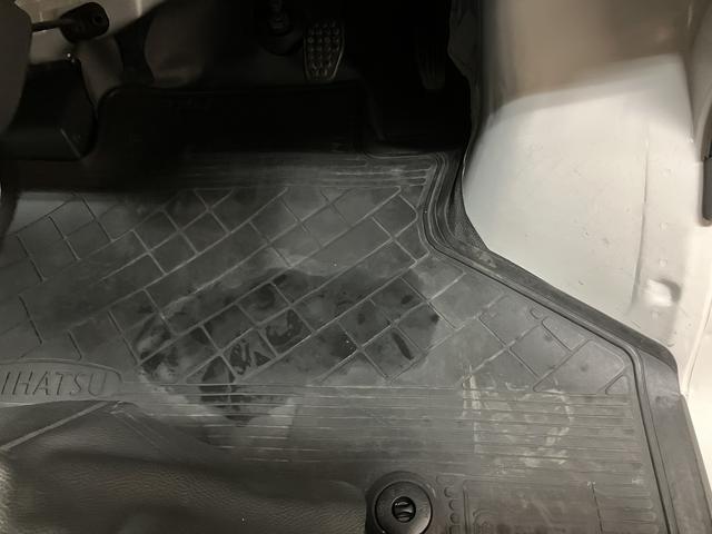 ハイゼットカーゴＤＸ／１年間走行距離無制限保証／ＥＴＣ／キーレスエントリー１年間走行距離無制限保証／４速ＡＴ車／ＡＭ・ＦＭチューナー／ＥＴＣ／前席パワーウインドー／スモークガラス／キーレスエントリー（大阪府）の中古車