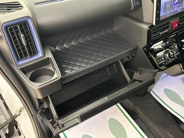 タントカスタムRSスタイルセレクション/2.0万km/9インチナビ走行2.0万km/9インチナビ/バックカメラ/ステアリングスイッチ/ETC/ナビ連動前後ドラレコ/クルーズコントロール/前席シートヒーター/両側パワースライドドア/LEDヘッドライト・フォグランプ(大阪府)の中古車