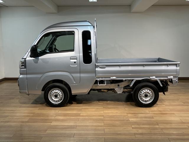 ハイゼットトラックジャンボエクストラ／届出済未使用車／Ｒ８年式／４ＷＤ／１６Ｋ届出済未使用車／Ｒ８年式／走行１６Ｋｍ／４ＷＤ／ＣＶＴ車／ＬＥＤヘッドライト・フォグランプ／電動格納ミラー／パワーウィンドー／作業灯／エアコン／パワステ／プッシュボタンスタート／キーフリー（大阪府）の中古車