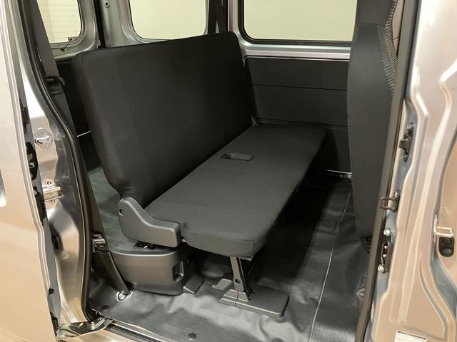 ハイゼットカーゴDX/R8年式/届出済未使用車/走行4km/キーレス届出済未使用車/R8年式/走行4km/AMFMチューナー/前席パワーウインドー/スモークガラス/キーレスエントリー/スマートアシスト/クリアランスソナー/アイドリングストップ/オートマチックハイビーム(大阪府)の中古車