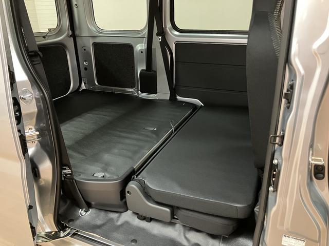 ハイゼットカーゴDX/R8年式/届出済未使用車/走行4km/キーレス届出済未使用車/R8年式/走行4km/AMFMチューナー/前席パワーウインドー/スモークガラス/キーレスエントリー/スマートアシスト/クリアランスソナー/アイドリングストップ/オートマチックハイビーム(大阪府)の中古車