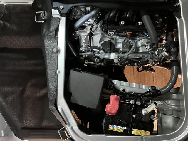 ハイゼットカーゴDX/R8年式/届出済未使用車/走行4km/キーレス届出済未使用車/R8年式/走行4km/AMFMチューナー/前席パワーウインドー/スモークガラス/キーレスエントリー/スマートアシスト/クリアランスソナー/アイドリングストップ/オートマチックハイビーム(大阪府)の中古車