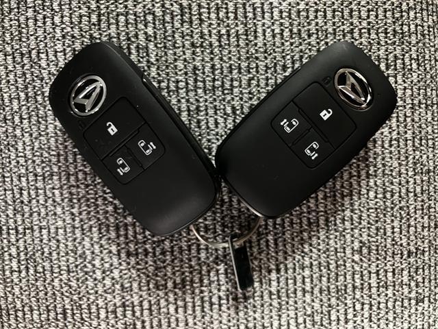 ムーヴキャンバスストライプスＧ／届出済未使用車／２５年ナビ／バックカメラ届出済未使用車／Ｒ８年式／走行５ｋｍ／２５年モデルナビ／バックカメラ／ステアリングスイッチ／ＵＳＢアダプター／前席シートヒーター／両側パワースライドドア／ＬＥＤヘッドライト・フォグランプ／キーフリー（大阪府）の中古車