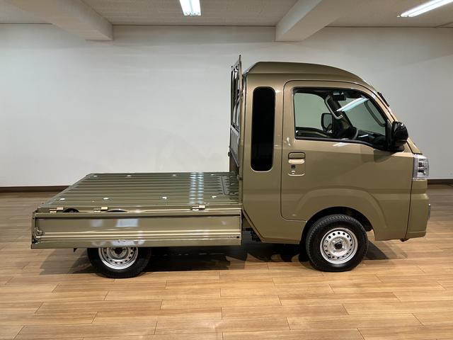 ハイゼットトラックジャンボエクストラ/R8年式/届出済未使用車/走行4km届出済未使用車/R8年式/走行4km/CVT車/4WD/LEDヘッドライト・フォグランプ/電動格納ミラー/パワーウィンドー/キーフリー/作業灯/スマートアシスト/クリアランスソナー/エコアイドル(大阪府)の中古車