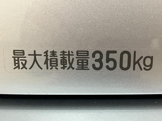 ハイゼットカーゴデラックスSAIII/1年間走行距離無制限保証/4速AT車1年間走行距離無制限保証/走行4.3万km/4速AT車/CDチューナー/前席パワーウインドー/スモークガラス/LEDヘッドライト/キーレスエントリー/スマートアシストIII/アイドリングストップ(大阪府)の中古車