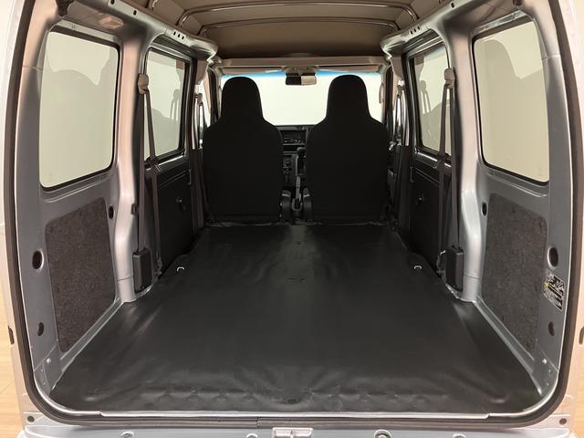 ハイゼットカーゴデラックスSAIII/1年間走行距離無制限保証/4速AT車1年間走行距離無制限保証/走行4.3万km/4速AT車/CDチューナー/前席パワーウインドー/スモークガラス/LEDヘッドライト/キーレスエントリー/スマートアシストIII/アイドリングストップ(大阪府)の中古車