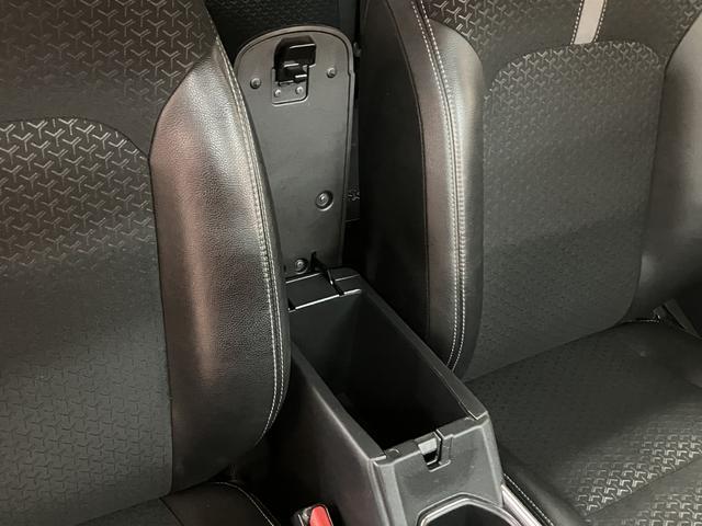 ロッキープレミアムＧ　ＨＥＶ／２．６万ｋｍ／ナビ／Ｂカメラ／クルコン走行２．６万ｋｍ／ナビゲーション／バックカメラ／ステアリングスイッチ／ＥＴＣ／クルーズコントロール／前席シートヒーター／電動パーキングブレーキ／ＬＥＤヘッドライト・フォグ／オートエアコン／キーフリー（大阪府）の中古車