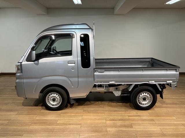 ハイゼットトラックジャンボSAIIIt/1.1万km/ETC/バックモニター1年間走行距離無制限保証/AM・FMチューナー/ETC/バックモニター/ドライブレコーダー/パワーウィンドー/LEDヘッドライト・フォグランプ/作業灯/エアコン/パワステ/キーレス/オートライト(大阪府)の中古車