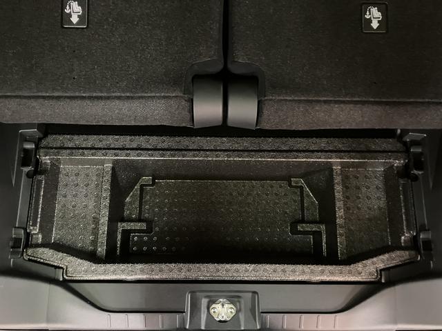 タントカスタムRS/走行1.0万km/パノラマモニター対応車走行1.0万km/パノラマモニター対応車/ステアリングスイッチ/前席シートヒーター/電動パーキングブレーキ/両側パワースライドドア/LEDヘッドライト・フォグランプ/オートエアコン/キーフリー(大阪府)の中古車