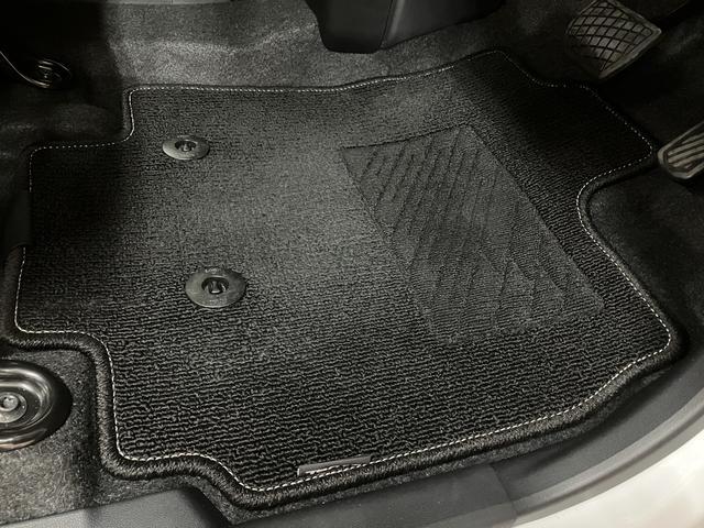 タントカスタムRS/走行1.0万km/パノラマモニター対応車走行1.0万km/パノラマモニター対応車/ステアリングスイッチ/前席シートヒーター/電動パーキングブレーキ/両側パワースライドドア/LEDヘッドライト・フォグランプ/オートエアコン/キーフリー(大阪府)の中古車