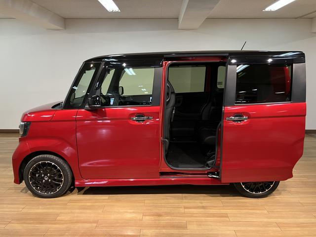 N−BOXカスタムLターボ/ホンダセンシング/9インチナビ/Bカメラ/クルコンホンダセンシング/9インチナビ/バックカメラ/ステアリングスイッチ/ETC/前後ドラレコ/クルーズコントロール/両側パワースライドドア/LEDヘッドライト/アルミホイール/オートエアコン/キーフリー(大阪府)の中古車