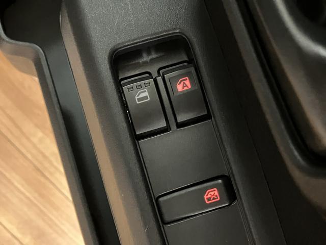 ハイゼットカーゴDX/走行0.7km/前席パワーウインドー/キーレス保証継承/走行0.7万km/AM・FMチューナー/前席パワーウインドー/スモークガラス/オートライト/クリアランスソナー/キーレスエントリー/アイドリングストップ/オートマチックハイビーム(大阪府)の中古車