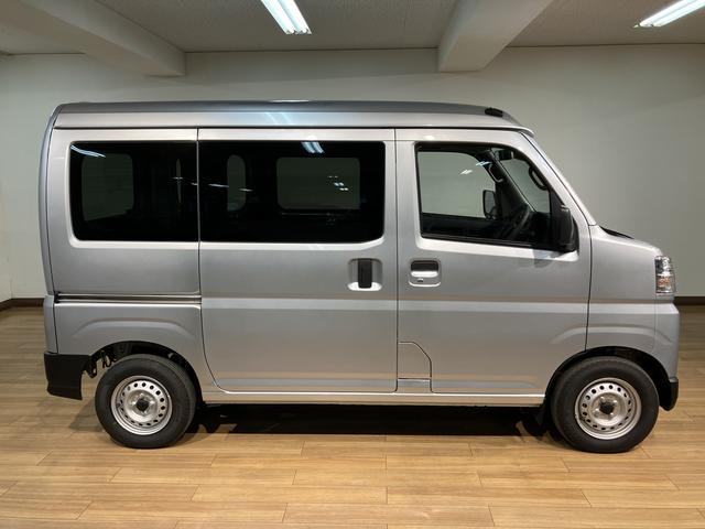 ハイゼットカーゴDX/走行0.7km/前席パワーウインドー/キーレス保証継承/走行0.7万km/AM・FMチューナー/前席パワーウインドー/スモークガラス/オートライト/クリアランスソナー/キーレスエントリー/アイドリングストップ/オートマチックハイビーム(大阪府)の中古車