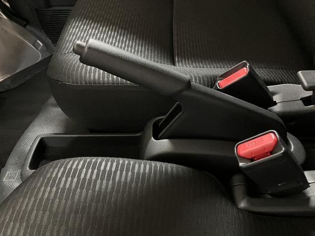 ハイゼットカーゴDX/走行0.7km/前席パワーウインドー/キーレス保証継承/走行0.7万km/AM・FMチューナー/前席パワーウインドー/スモークガラス/オートライト/クリアランスソナー/キーレスエントリー/アイドリングストップ/オートマチックハイビーム(大阪府)の中古車