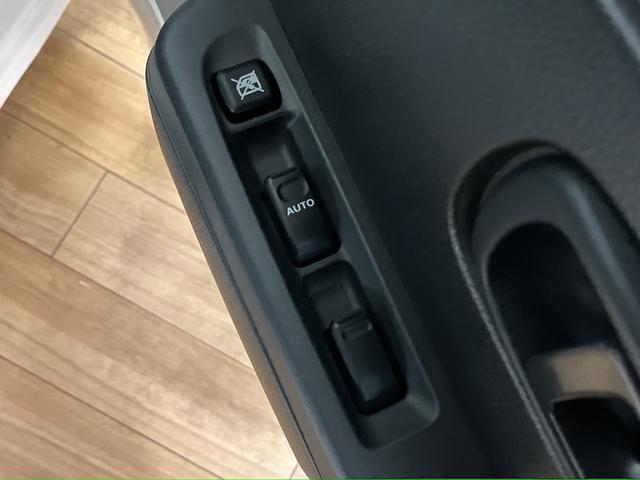 ハイゼットトラックEXT/1年間走行距離無制限保証/走行2.4万km/4速AT1年間走行距離無制限保証/走行2.4万km/4速AT車/CDチューナー/ドライブレコーダー/パワーウインドー/エアコン/パワステ/作業灯/キーレスエントリー/フォグランプ(大阪府)の中古車