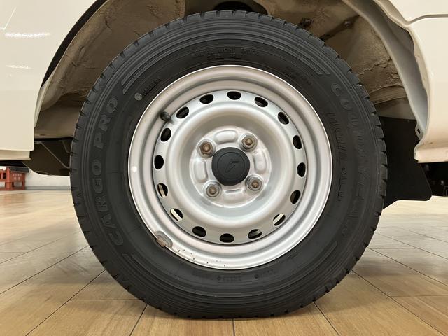 ハイゼットトラックEXT/1年間走行距離無制限保証/走行2.4万km/4速AT1年間走行距離無制限保証/走行2.4万km/4速AT車/CDチューナー/ドライブレコーダー/パワーウインドー/エアコン/パワステ/作業灯/キーレスエントリー/フォグランプ(大阪府)の中古車
