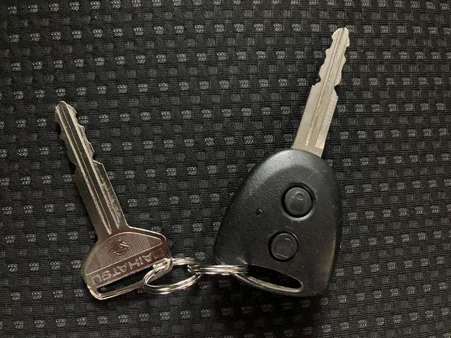 ハイゼットカーゴＤＸ　ＳＡIII／１年間走行距離無制限保証／ナビ／ＥＴＣ１年間走行距離無制限保証付き／ナビゲーション／ＥＴＣ／前席パワーウインドー／ＬＥＤヘッドライト／スモークガラス／キーレスエントリー／スマートアシスト／アイドリングストップ／オートマチックハイビーム（大阪府）の中古車