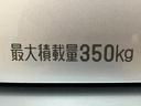１年間走行距離無制限保証／走行４．３万ｋｍ／４速ＡＴ車／ＣＤチューナー／前席パワーウインドー／スモークガラス／ＬＥＤヘッドライト／キーレスエントリー／スマートアシストＩＩＩ／アイドリングストップ（大阪府）の中古車