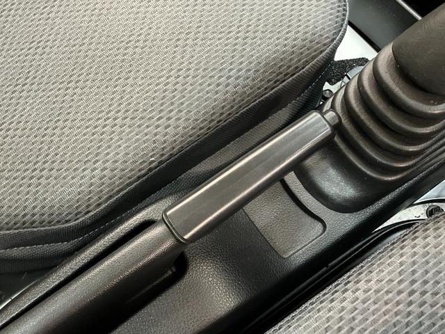 ハイゼットトラックスタンダード　２ＷＤ　５ＭＴ　ＡＭ／ＦＭラジオ５速マニュアルミッション車　ＡＭ／ＦＭラジオ　運転席エアバッグ　マニュアルエアコン　マニュアルレベリング　バッテリーカバー　ゲートプロテクター（滋賀県）の中古車