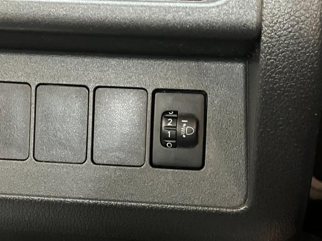 ハイゼットトラックスタンダード　２ＷＤ　５ＭＴ　ＡＭ／ＦＭラジオ５速マニュアルミッション車　ＡＭ／ＦＭラジオ　運転席エアバッグ　マニュアルエアコン　マニュアルレベリング　バッテリーカバー　ゲートプロテクター（滋賀県）の中古車