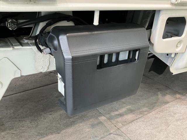 ハイゼットトラックスタンダード　２ＷＤ　５ＭＴ　ＡＭ／ＦＭラジオ５速マニュアルミッション車　ＡＭ／ＦＭラジオ　運転席エアバッグ　マニュアルエアコン　マニュアルレベリング　バッテリーカバー　ゲートプロテクター（滋賀県）の中古車