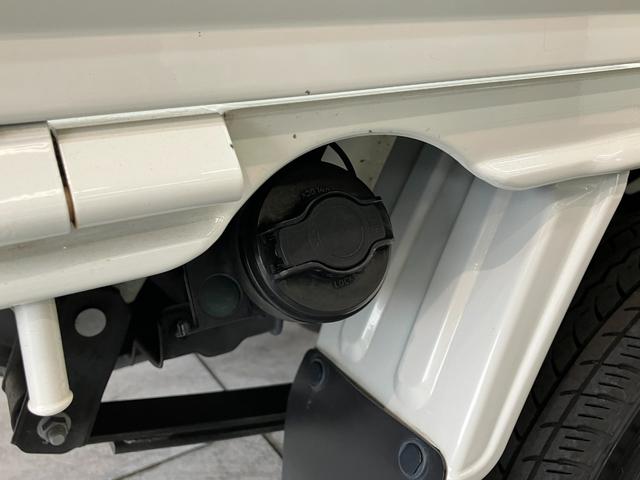 ハイゼットトラックスタンダード　２ＷＤ　５ＭＴ　ＡＭ／ＦＭラジオ５速マニュアルミッション車　ＡＭ／ＦＭラジオ　運転席エアバッグ　マニュアルエアコン　マニュアルレベリング　バッテリーカバー　ゲートプロテクター（滋賀県）の中古車