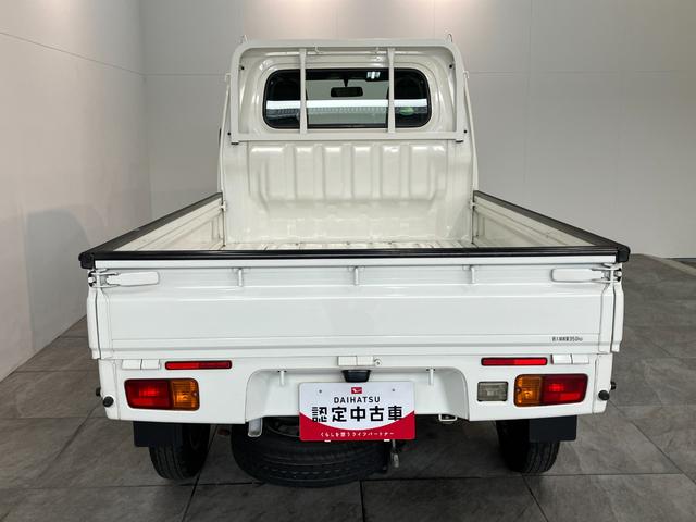 ハイゼットトラックスタンダード　２ＷＤ　５ＭＴ　ＡＭ／ＦＭラジオ５速マニュアルミッション車　ＡＭ／ＦＭラジオ　運転席エアバッグ　マニュアルエアコン　マニュアルレベリング　バッテリーカバー　ゲートプロテクター（滋賀県）の中古車