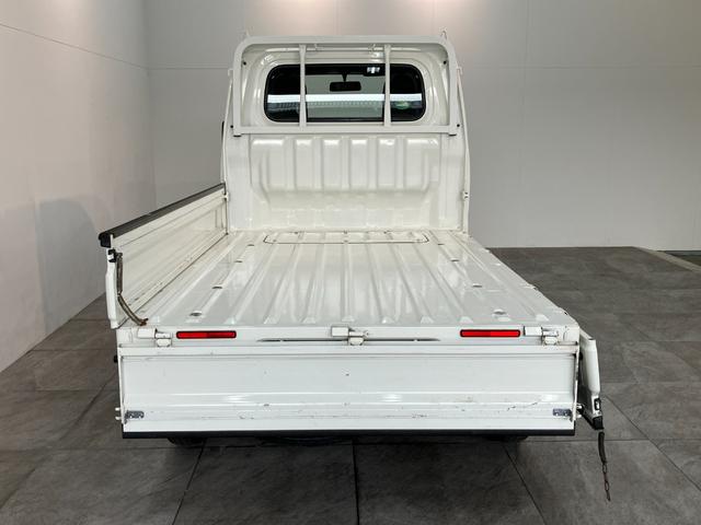 ハイゼットトラックスタンダード　２ＷＤ　５ＭＴ　ＡＭ／ＦＭラジオ５速マニュアルミッション車　ＡＭ／ＦＭラジオ　運転席エアバッグ　マニュアルエアコン　マニュアルレベリング　バッテリーカバー　ゲートプロテクター（滋賀県）の中古車