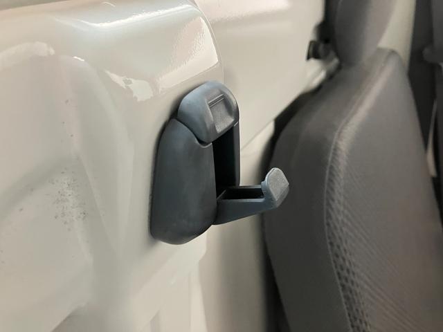 ハイゼットトラックスタンダード　２ＷＤ　５ＭＴ　ＡＭ／ＦＭラジオ５速マニュアルミッション車　ＡＭ／ＦＭラジオ　運転席エアバッグ　マニュアルエアコン　マニュアルレベリング　バッテリーカバー　ゲートプロテクター（滋賀県）の中古車