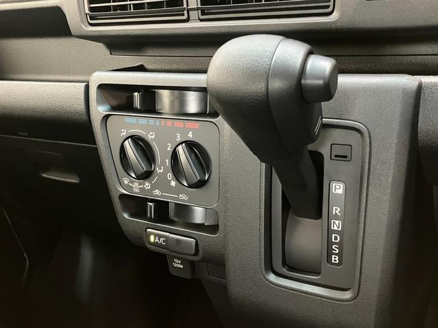 ハイゼットカーゴデッキバンＧ　４ＷＤ　届出済未使用車追突被害軽減ブレーキ　スマアシ　コーナーセンサー　スマートキー　両側スライドドア　パートタイム４ＷＤ（滋賀県）の中古車