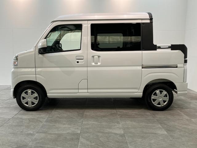 ハイゼットカーゴデッキバンＧ　４ＷＤ　届出済未使用車追突被害軽減ブレーキ　スマアシ　コーナーセンサー　スマートキー　両側スライドドア　パートタイム４ＷＤ（滋賀県）の中古車