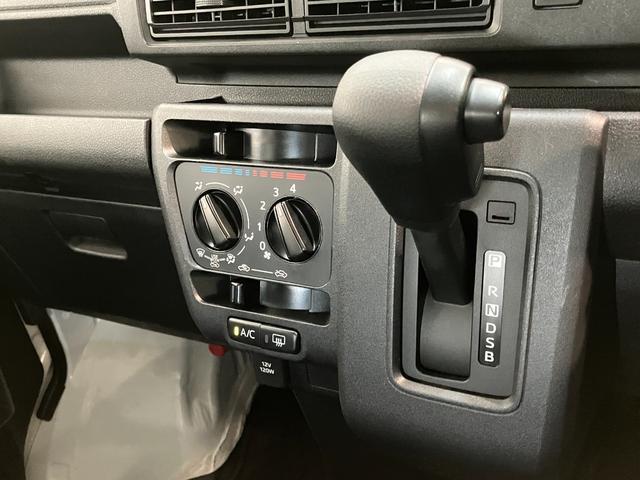 ハイゼットカーゴＤＸ　４ＷＤ　ＣＶＴ　ドライブレコーダー　キーレスエントリー衝突被害軽減ブレーキ　コーナーセンサー　電子制御式４ＷＤ　ＣＶＴ　ドライブレコーダー　ＡＭ／ＦＭラジオ　両側スライドドア　オートライト　キーレスエントリー　マニュアルエアコン　マニュアルレベリング（滋賀県）の中古車
