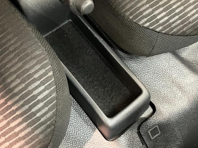 ハイゼットカーゴＤＸ　４ＷＤ　ＣＶＴ　ドライブレコーダー　キーレスエントリー衝突被害軽減ブレーキ　コーナーセンサー　電子制御式４ＷＤ　ＣＶＴ　ドライブレコーダー　ＡＭ／ＦＭラジオ　両側スライドドア　オートライト　キーレスエントリー　マニュアルエアコン　マニュアルレベリング（滋賀県）の中古車
