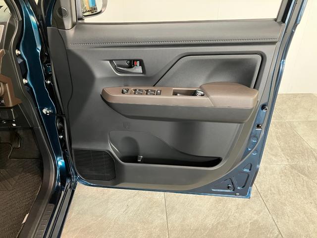 ルーミーＧ−Ｔ　９型ナビ　バックカメラ　後席モニター　ターボトヨタセーフティセンス　コーナーセンサー　９型フルセグナビ　バックカメラ　後席モニター　Ｂｌｕｅｔｏｏｔｈ　ＵＳＢ　両側電動スライドドア　前席シートヒーター　オートエアコン　オートライト　スマートキー（滋賀県）の中古車