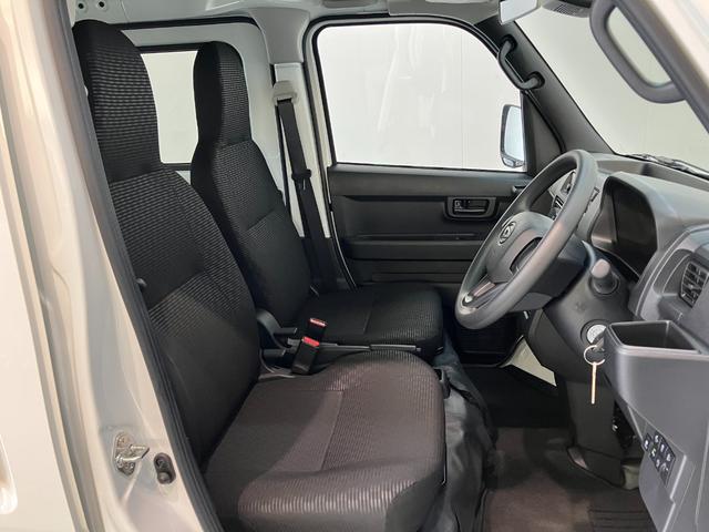 ハイゼットカーゴＤＸ　パートタイム４ＷＤ　ＣＶＴ車　キーレス衝突被害軽減ブレーキ　スマアシ　コーナーセンサー　キーレス　前席パワーウインドウ　ＡＭ／ＦＭステレオ　両側スライドドア　パートタイム４ＷＤ　オートライト（滋賀県）の中古車