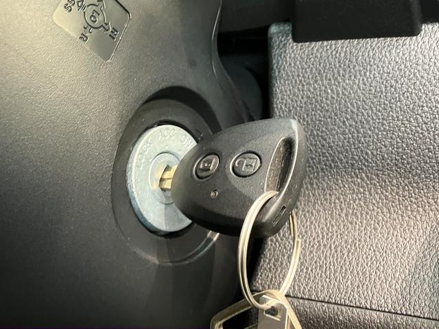 ハイゼットカーゴＤＸ　パートタイム４ＷＤ　ＣＶＴ車　キーレス衝突被害軽減ブレーキ　スマアシ　コーナーセンサー　キーレス　前席パワーウインドウ　ＡＭ／ＦＭステレオ　両側スライドドア　パートタイム４ＷＤ　オートライト（滋賀県）の中古車