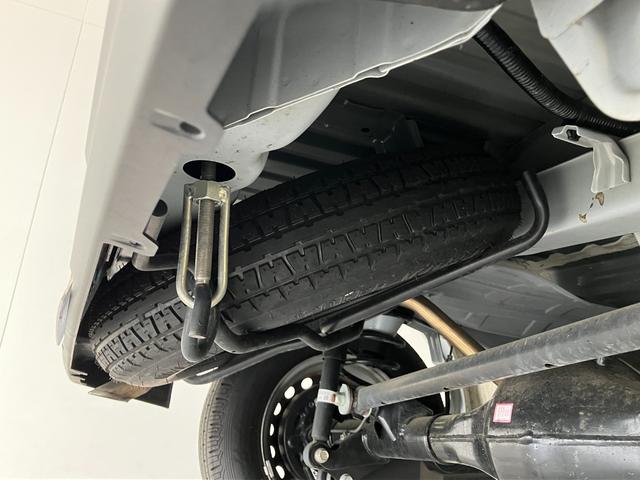 ハイゼットカーゴＤＸ　パートタイム４ＷＤ　ＣＶＴ車　キーレス衝突被害軽減ブレーキ　スマアシ　コーナーセンサー　キーレス　前席パワーウインドウ　ＡＭ／ＦＭステレオ　両側スライドドア　パートタイム４ＷＤ　オートライト（滋賀県）の中古車