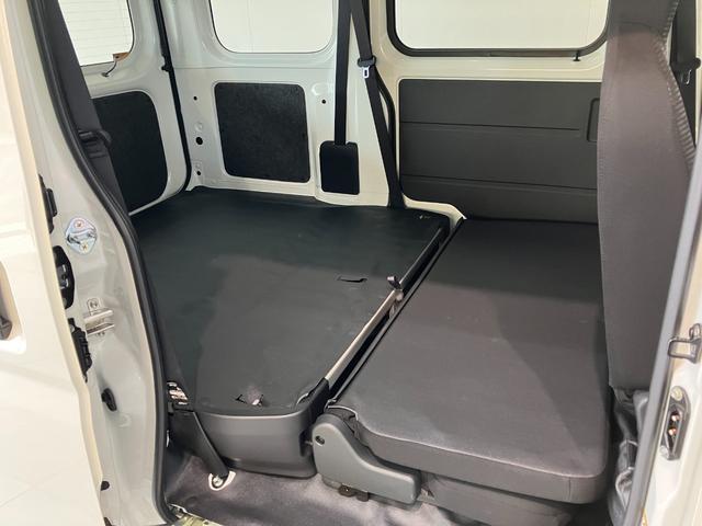 ハイゼットカーゴＤＸ　パートタイム４ＷＤ　ＣＶＴ車　キーレス衝突被害軽減ブレーキ　スマアシ　コーナーセンサー　キーレス　前席パワーウインドウ　ＡＭ／ＦＭステレオ　両側スライドドア　パートタイム４ＷＤ　オートライト（滋賀県）の中古車